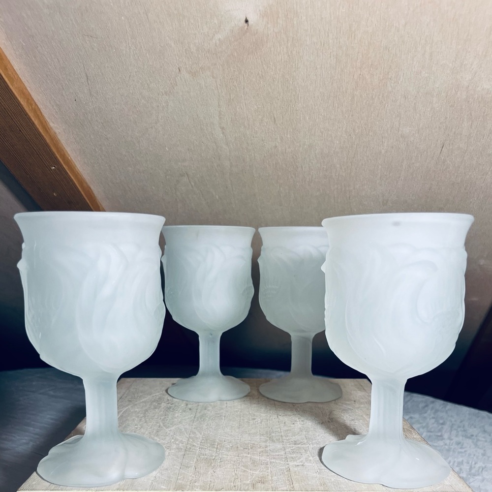 Set of 4 Vintage Avon Floral Embossed Frosted Glass Goblets